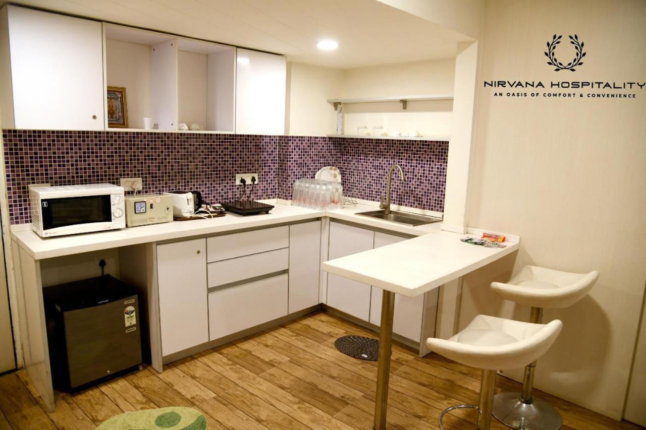 Rajhans Belliza Luxurious Studio Apartment Surat Exterior foto