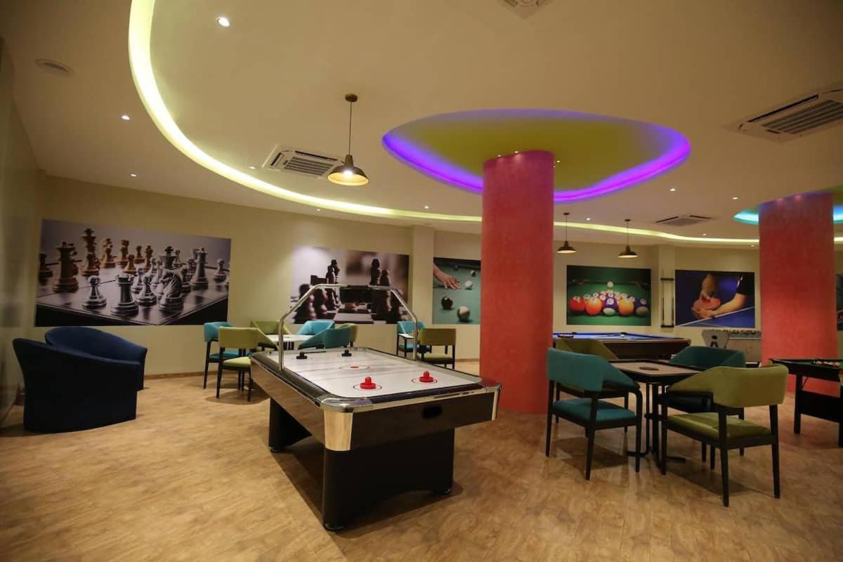 Rajhans Belliza Luxurious Studio Apartment Surat Exterior foto