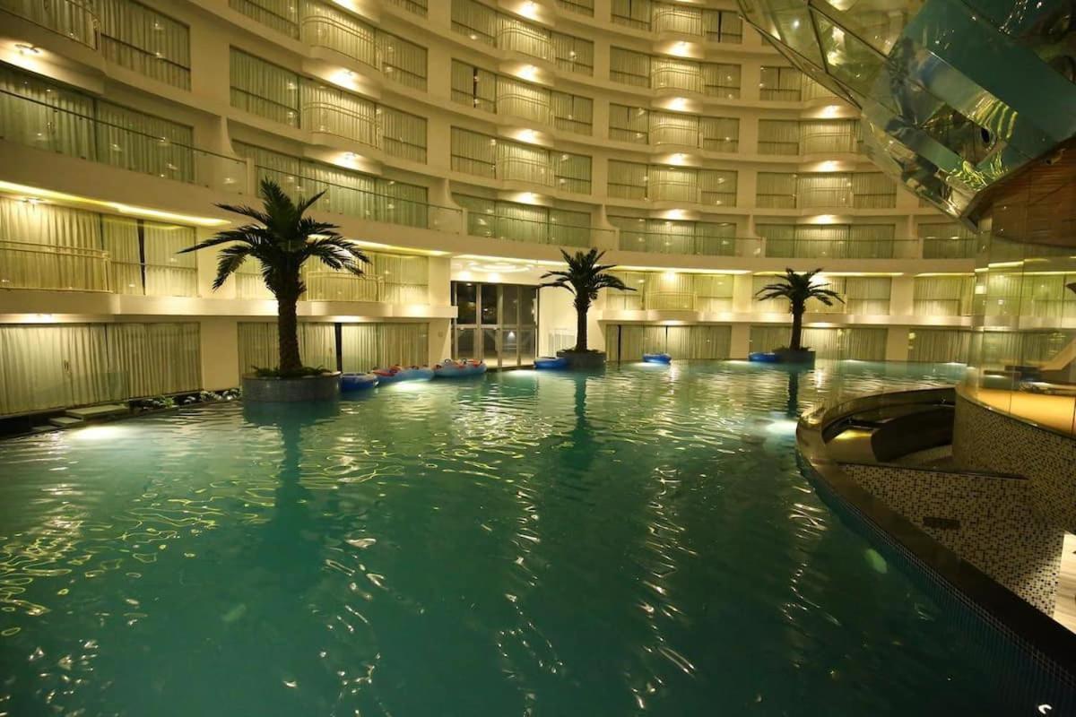 Rajhans Belliza Luxurious Studio Apartment Surat Exterior foto